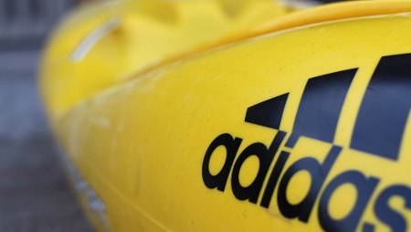 Adidas kayak