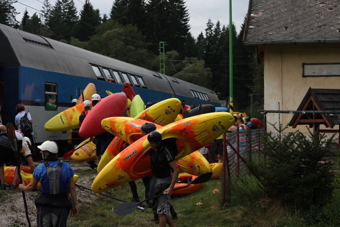 Train shuttle at devil's race