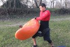 How to load the kayak on the shoulder